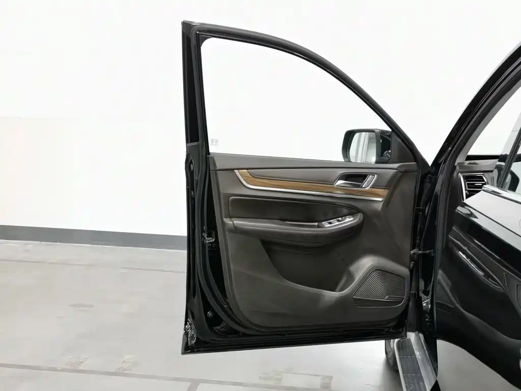 Photo 8 - Roewe RX8