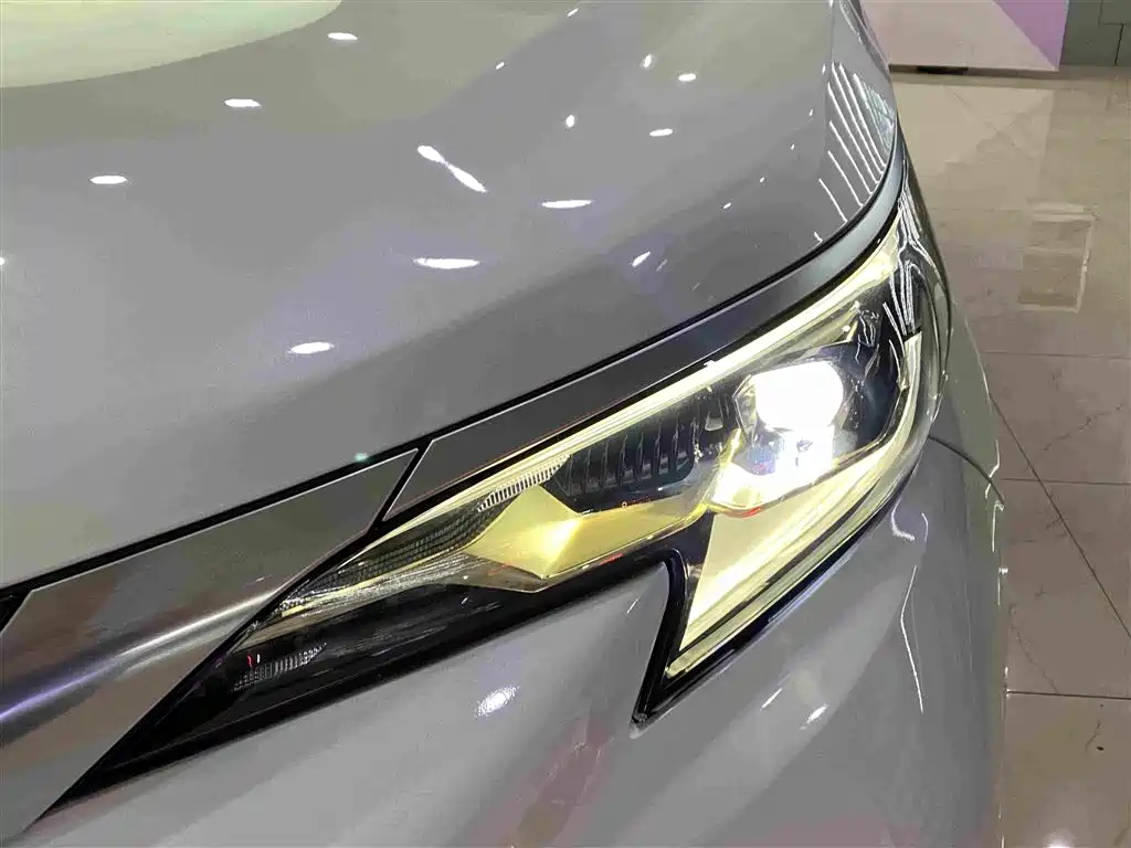 Фото 4 - Toyota Granvia