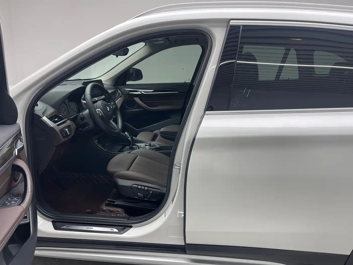 BMW X1 2020 xDrive25Li Premium Edition фото 16