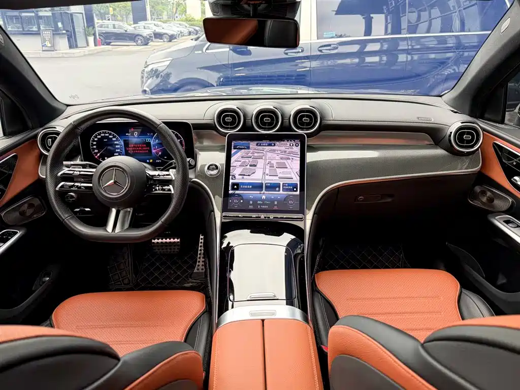 Mercedes-Benz GLC Coupe 2024 GLC 260 4MATIC Coupe SUV фото 4