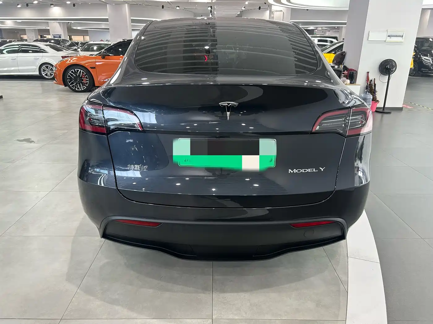 TESLA MODEL Y