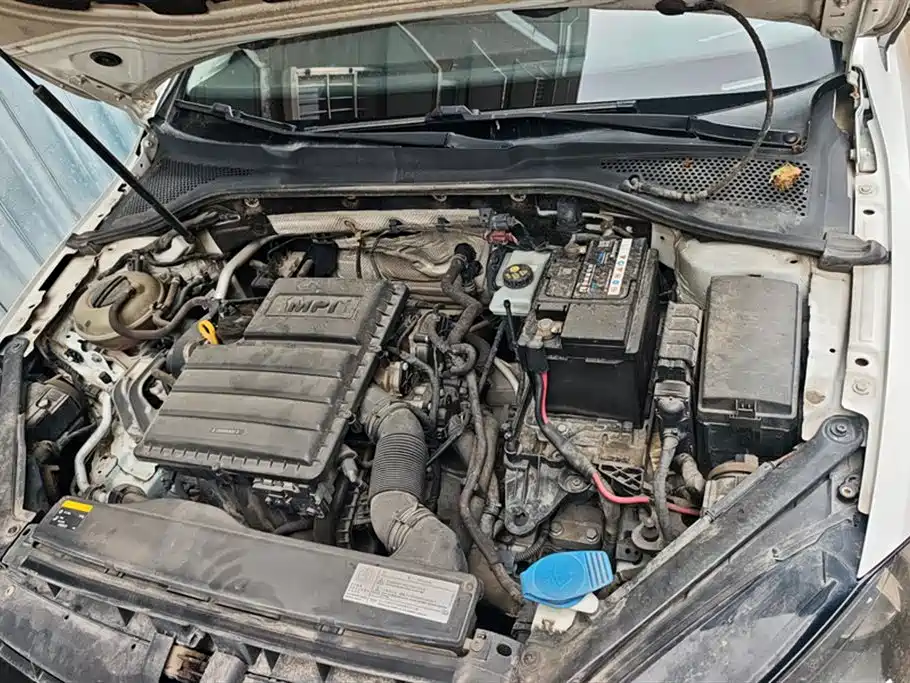 Volkswagen Golf 2015 1.6L Automatic Comfort фото 10