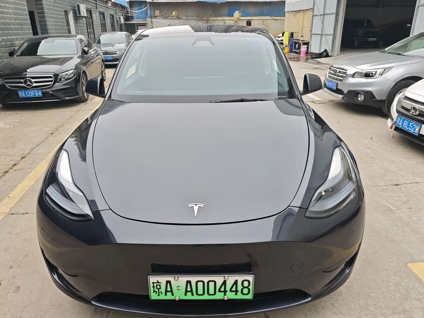 TESLA MODEL Y
