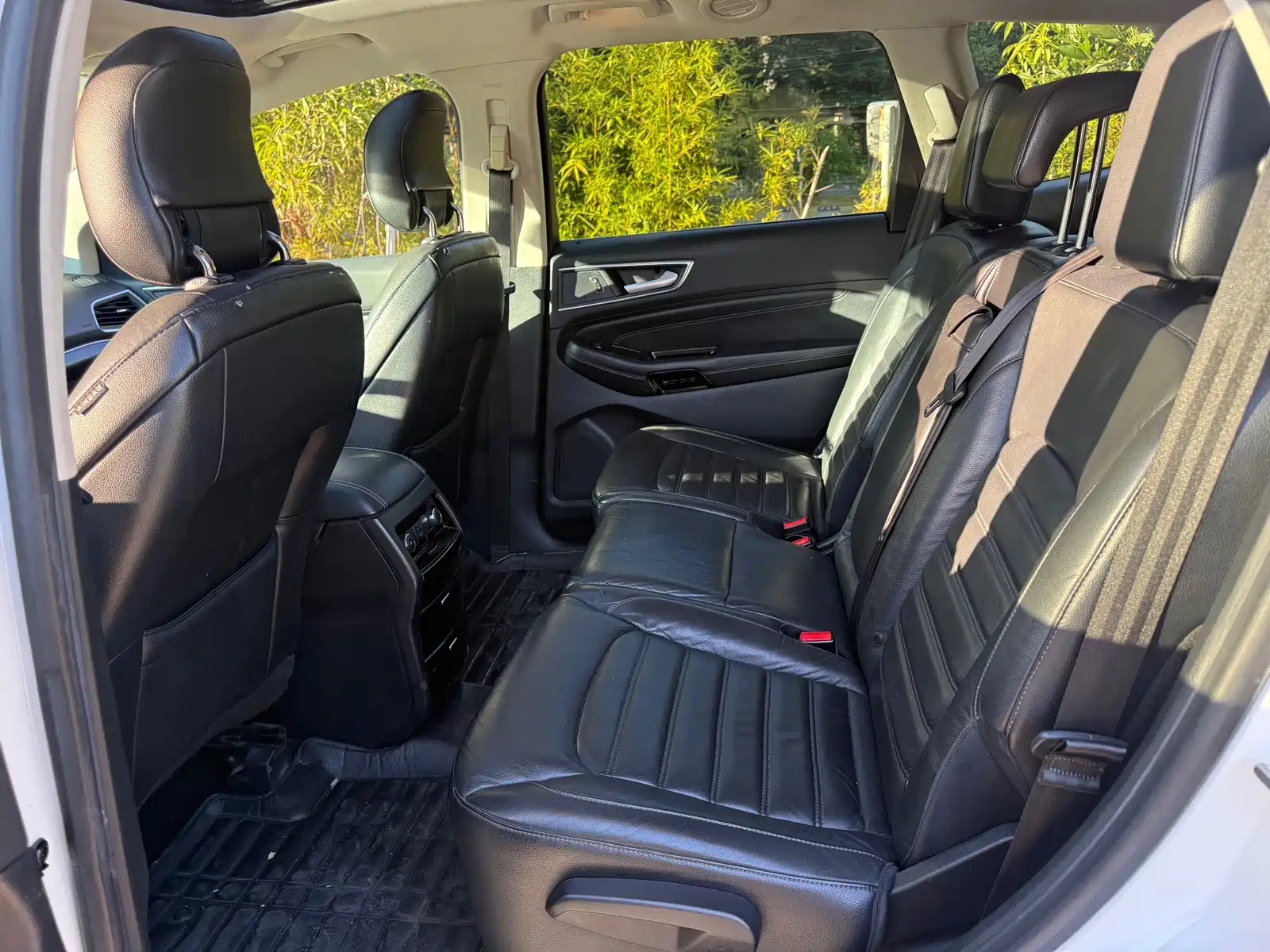 Фото 11 - Ford Edge