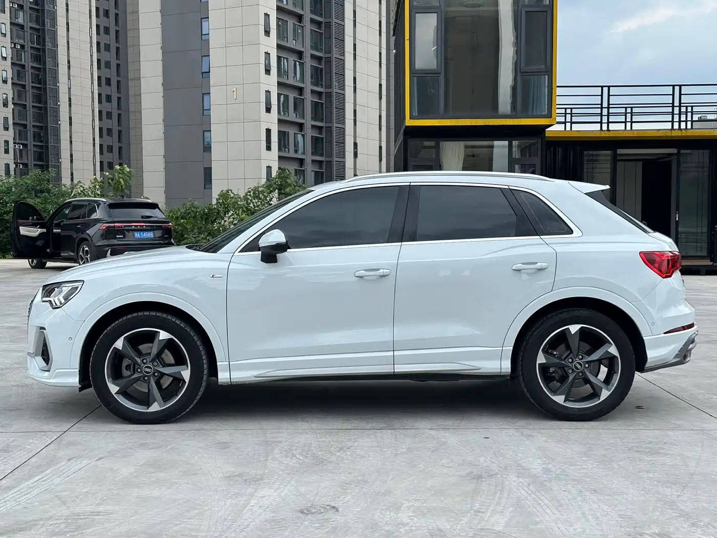 AUDI Q3