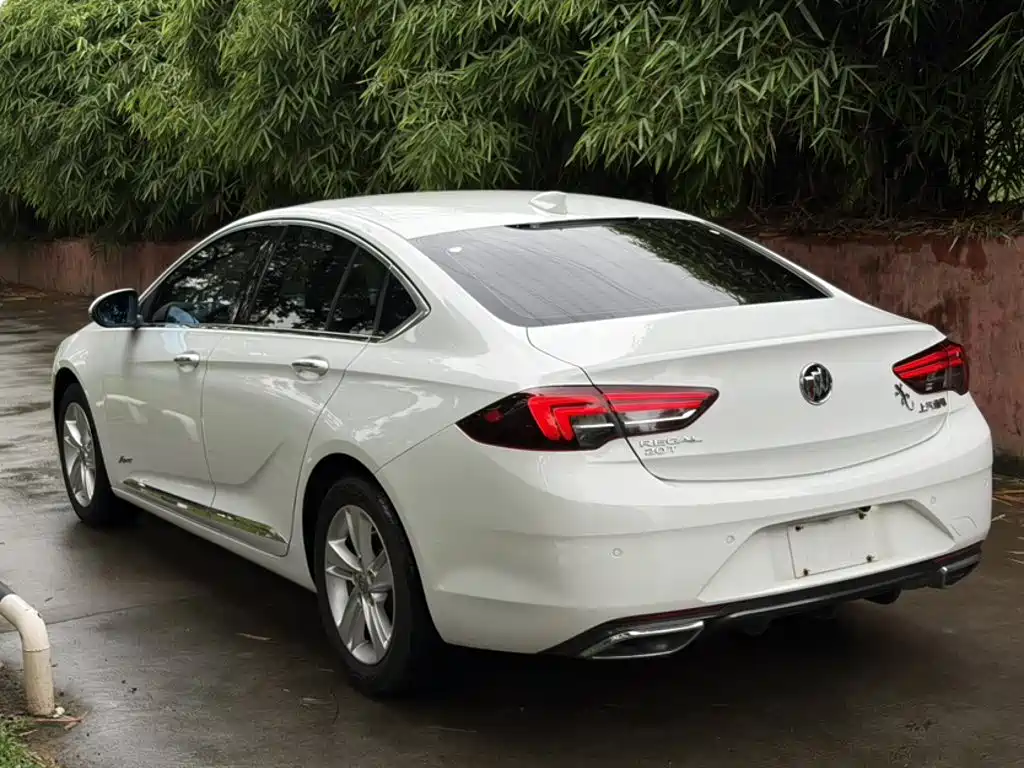 Фото 9 - Buick Regal