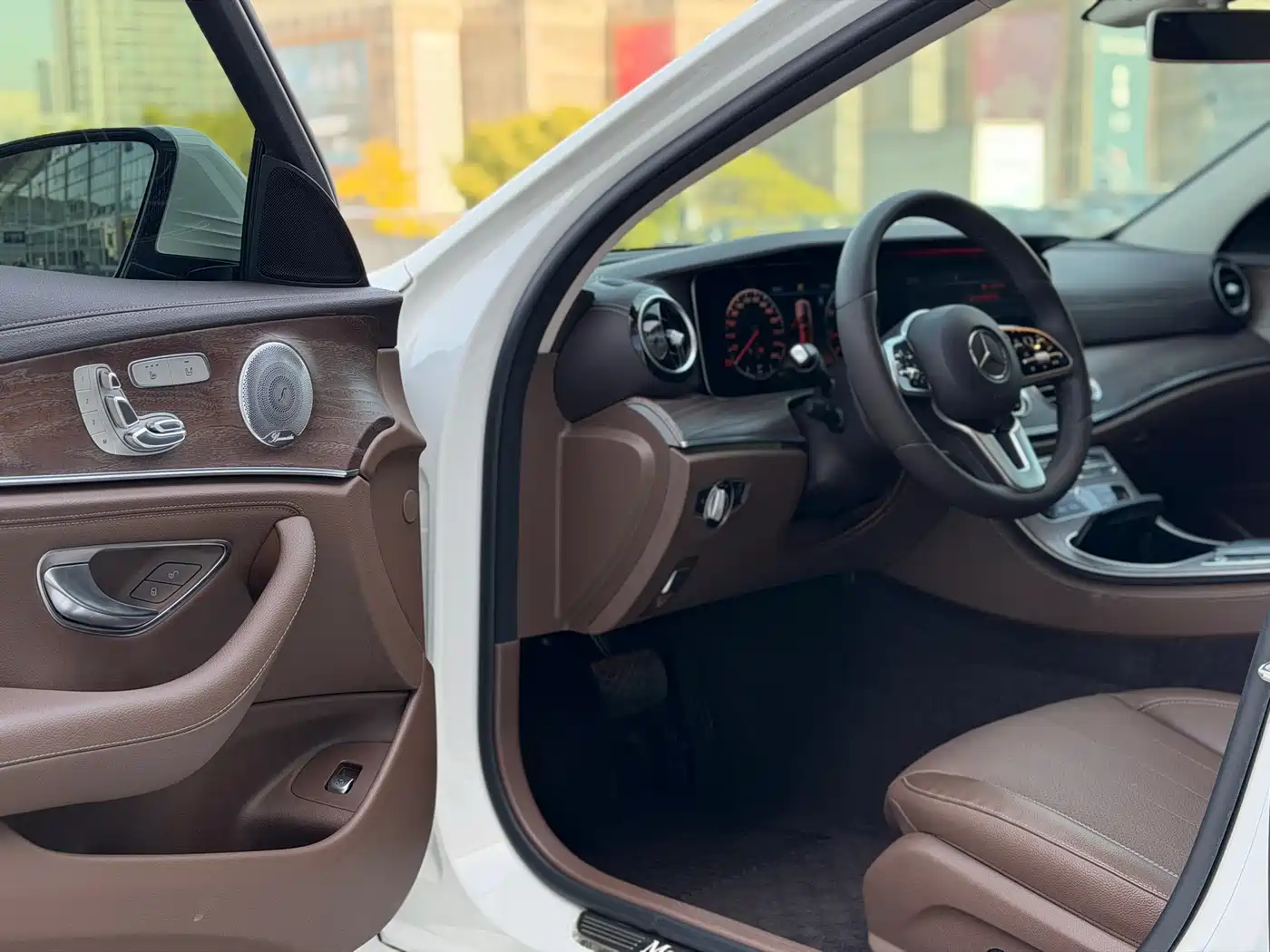 Mercedes-Benz E-Class 2020 E 300 L Luxury Model фото 12
