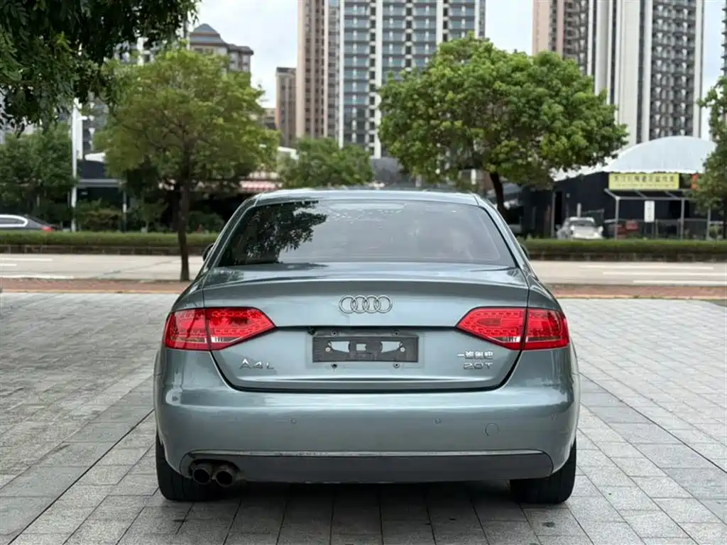 Audi A4L 2011 2.0 TFSI Luxury фото 8