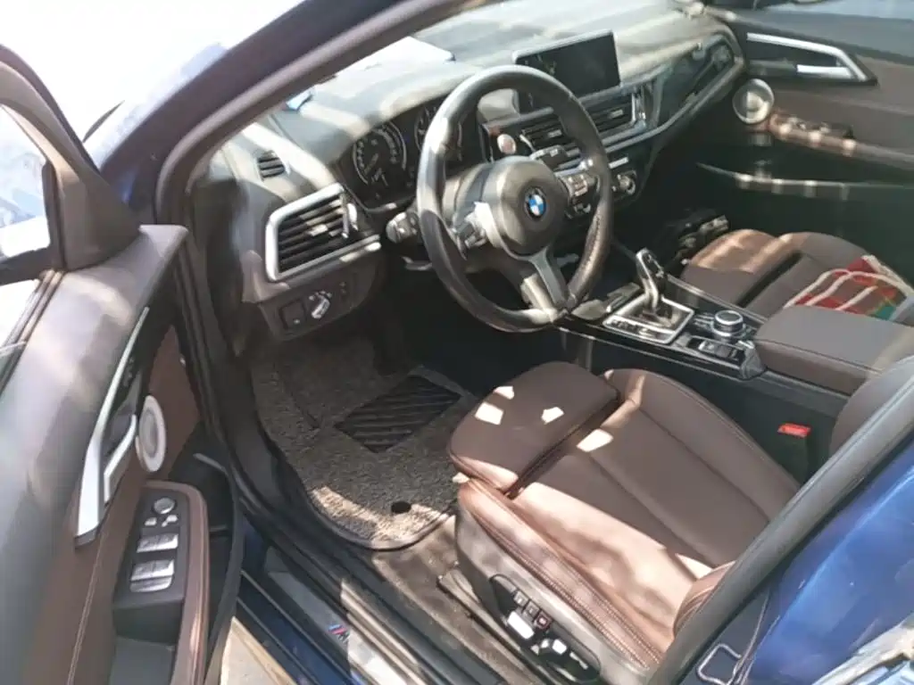 BMW 1-SERIES