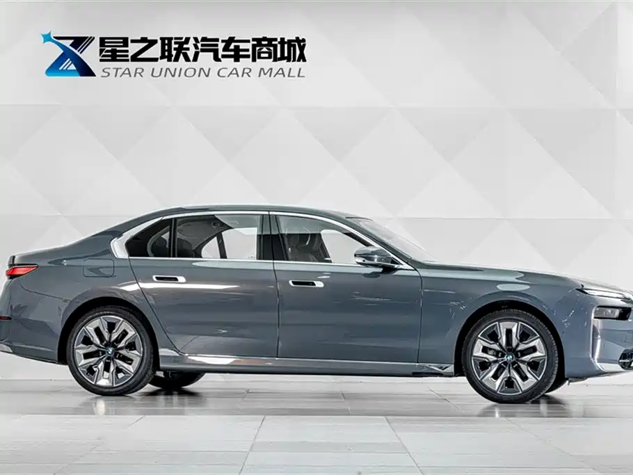 BMW 7 Series 2023 Model 740Li Leading Luxury Package фото 5