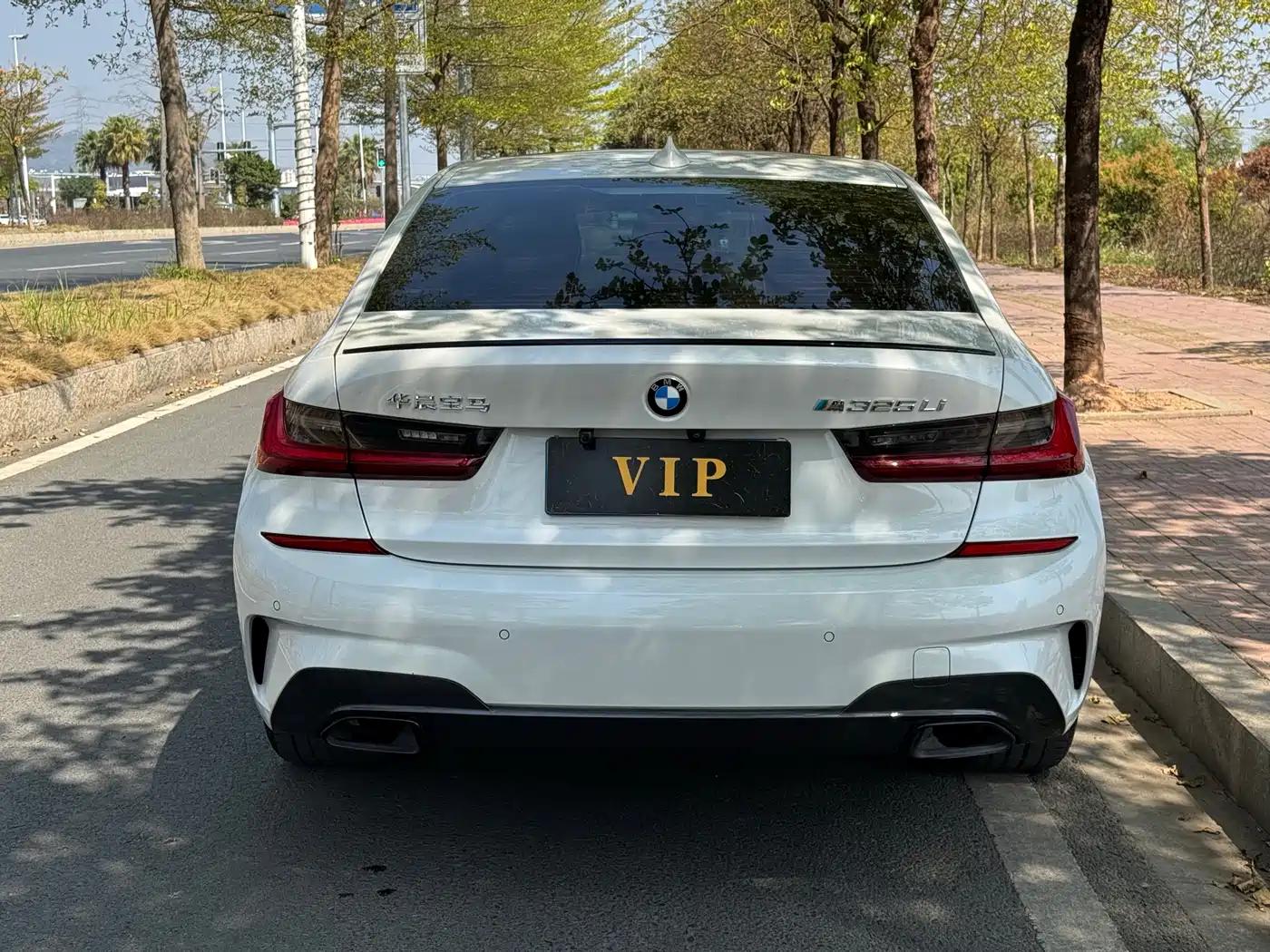 BMW 3 Series 2022 325Li M Sport Shadow Edition фото 4