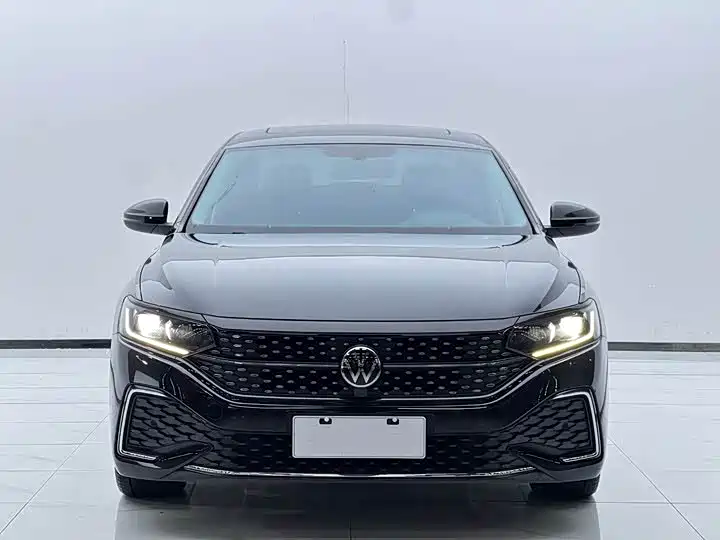 Volkswagen Passat 2023 Facelift 330TSI Starlight Elite Edition фото 2