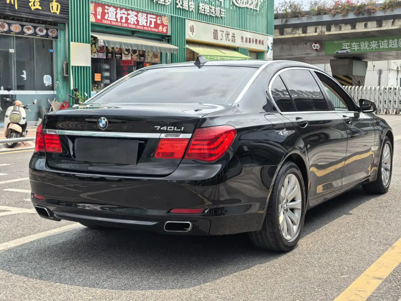 BMW 7 Series 2009 740Li Luxury фото 17