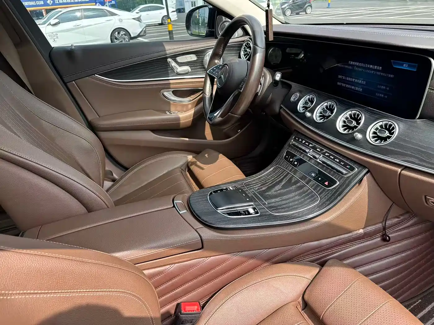 Mercedes-Benz E-Class 2022 Model Facelift II E 260 L фото 6