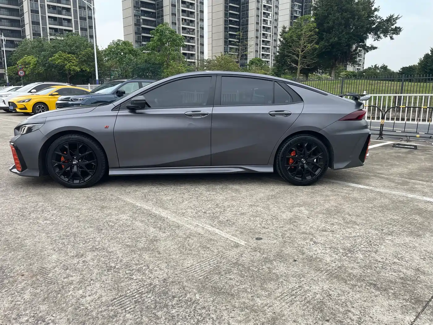 GAC Trumpchi Trumpchi Emkoo 2022 270T DCT J16 R-style Track Edition фото 16