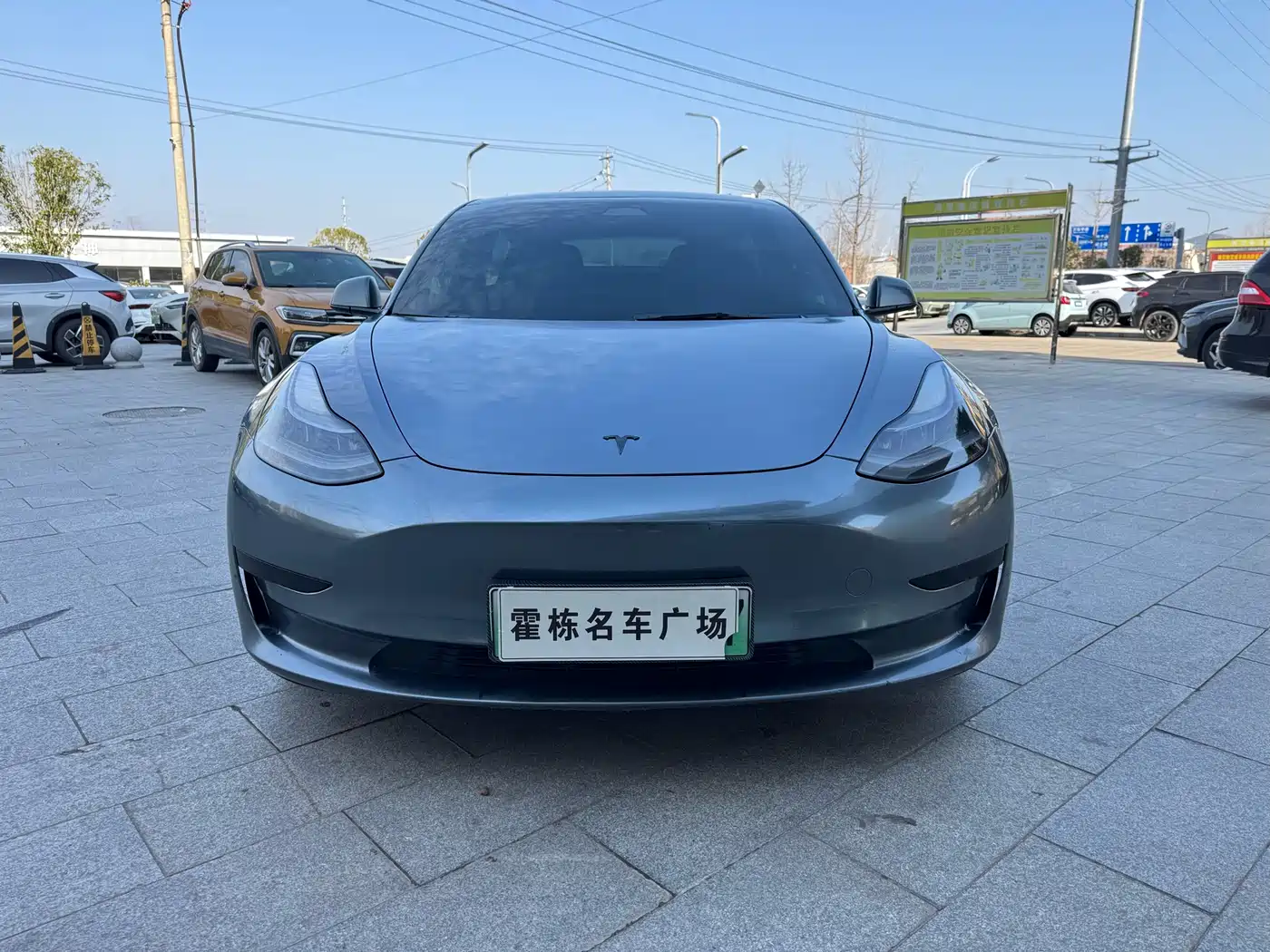 TESLA MODEL 3