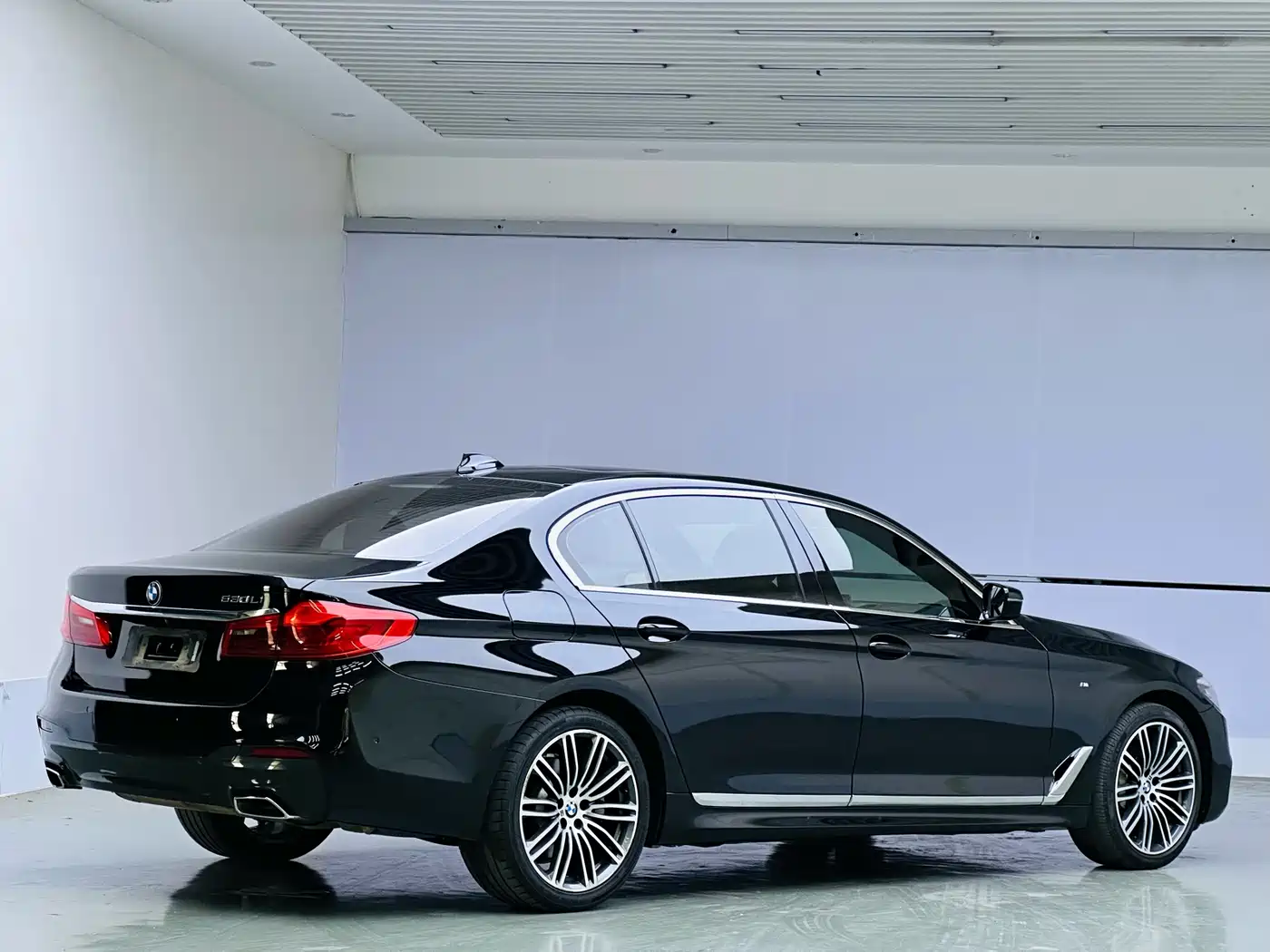 BMW 5 Series 2019 530Li Leading M Sport Package фото 6