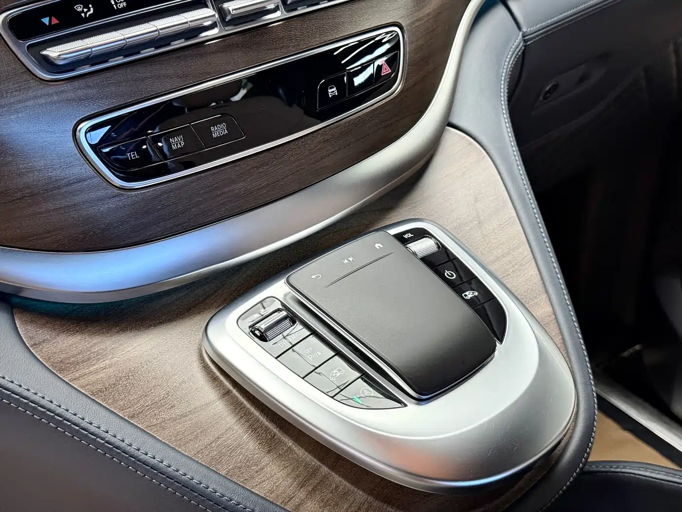 Mercedes-Benz V-Class 2021 V 260 L Long Wheelbase Luxury Edition фото 11