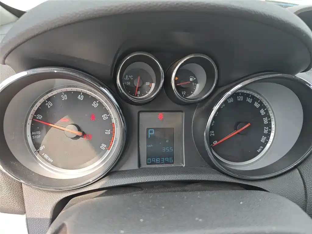 Buick Encore 2015 1.4T Automatic 2WD Urban Elite фото 8