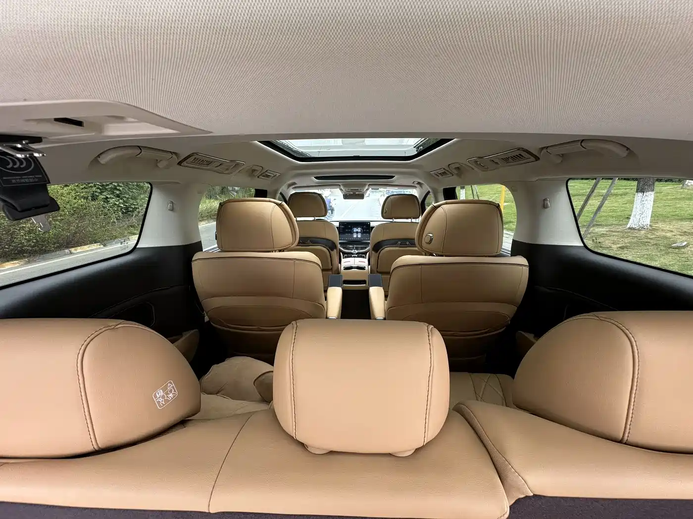 Denza D9 2024 DM-i 980 AWD Prestige фото 16