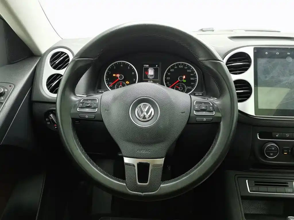 Фото 11 - Volkswagen Tiguan