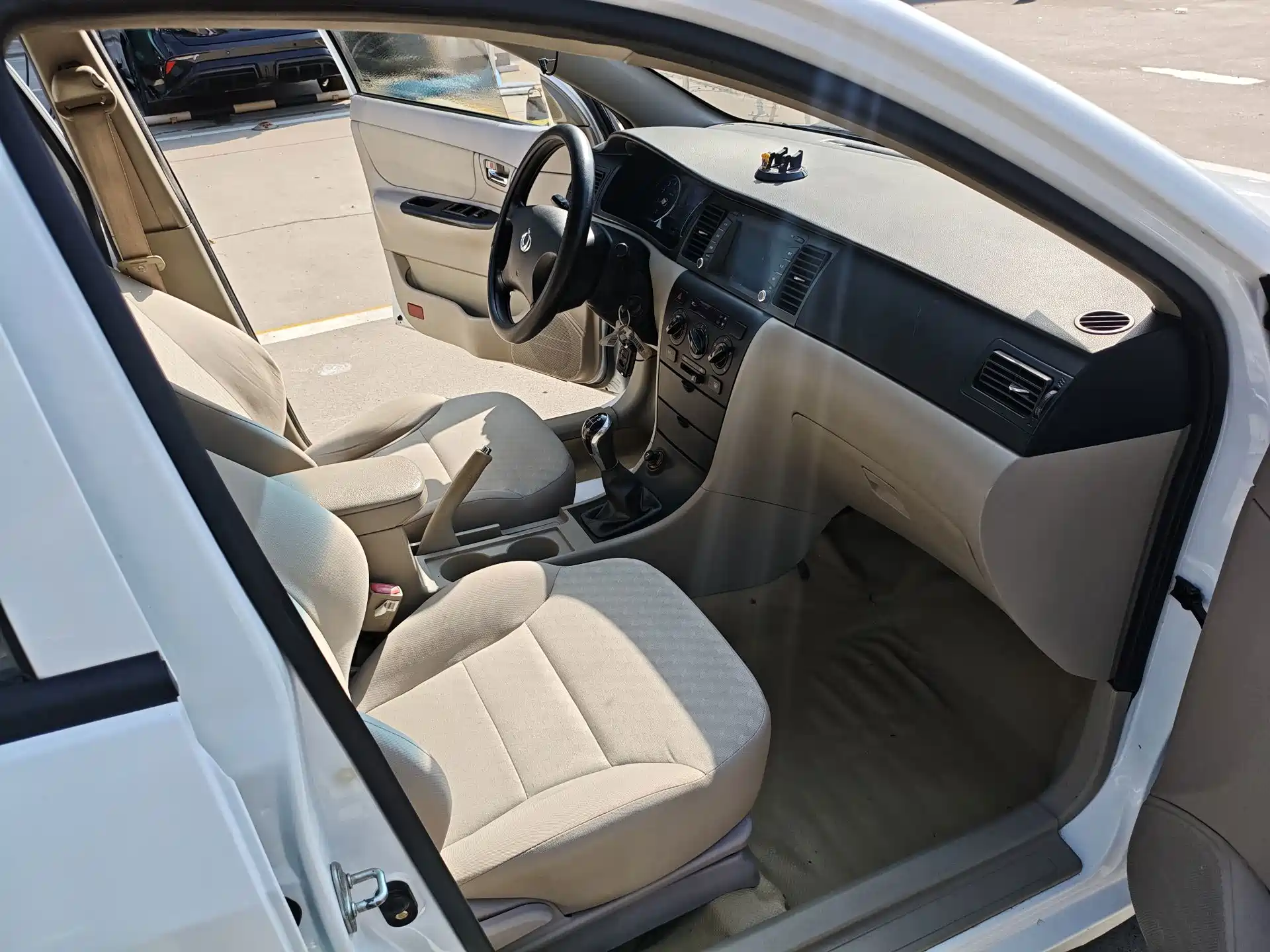 Фото 7 - Geely Vision