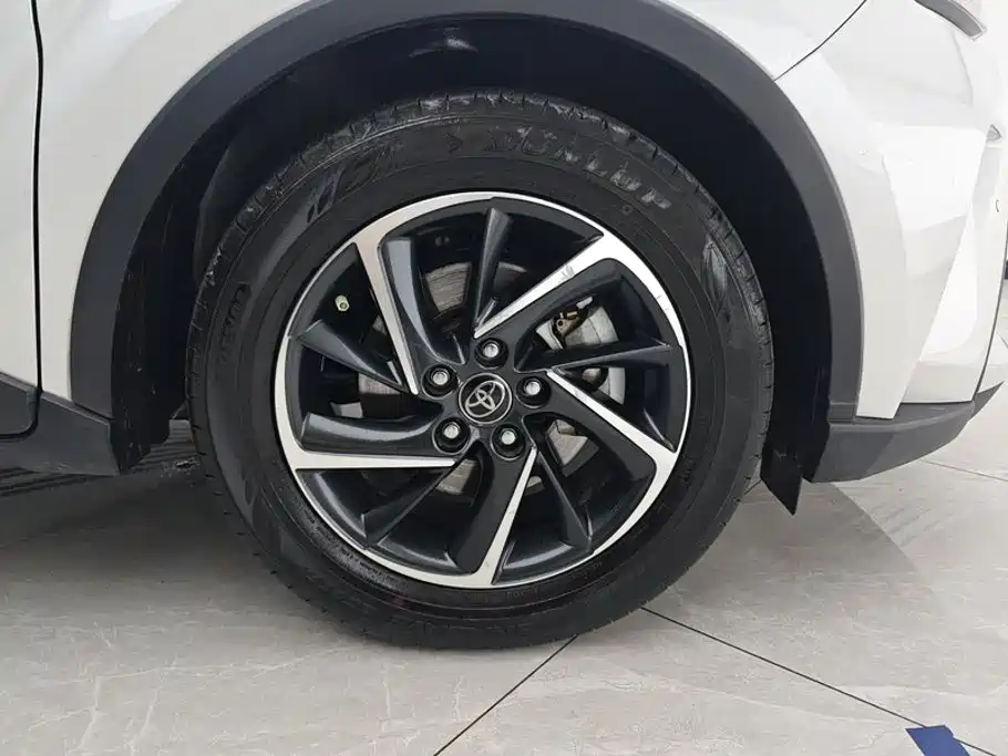 Toyota C-HR 2024 2023 Model 2.0L Luxury Edition