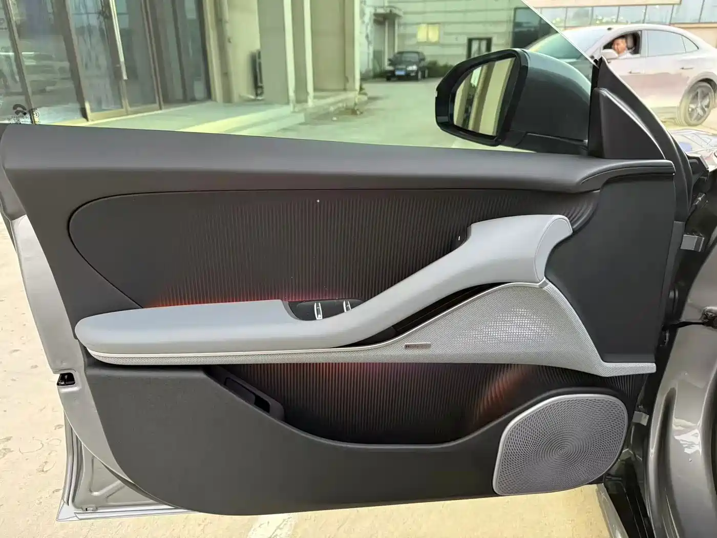 2025 NIO ET5