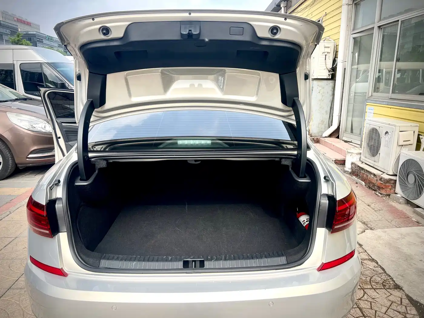 Volkswagen Passat New Energy 2022 430PHEV Hybrid Luxury Edition фото 16