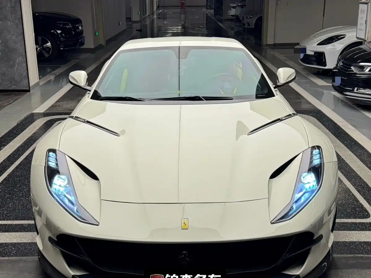 Ferrari 812 2018 2017 6.5L Superfast