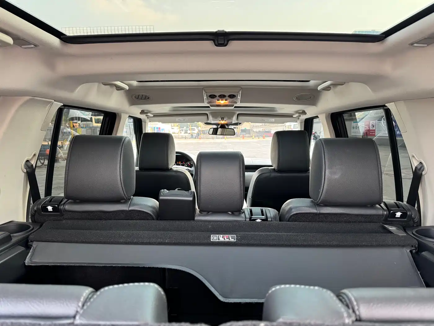 Land Rover Discovery 2016 3.0 SC V6 HSE фото 13