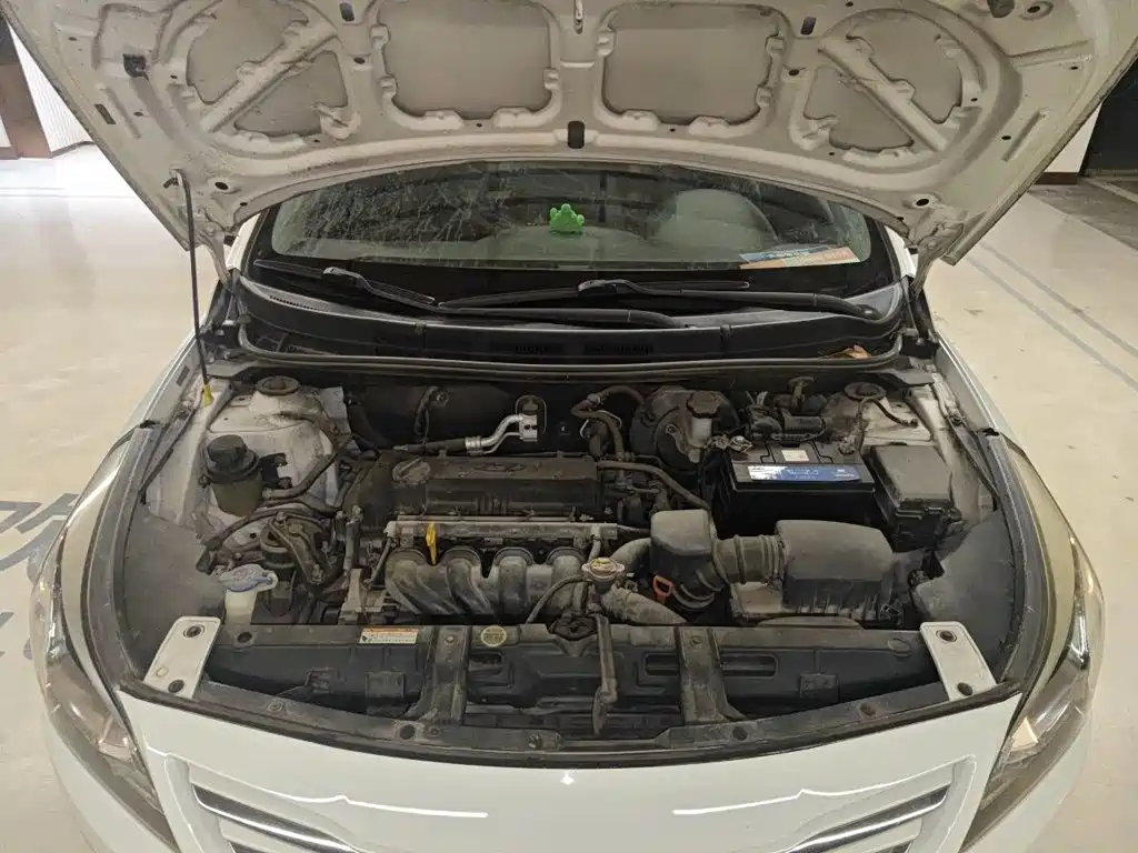 Hyundai Reina 2014 2014 Model 1.4L Automatic GLX