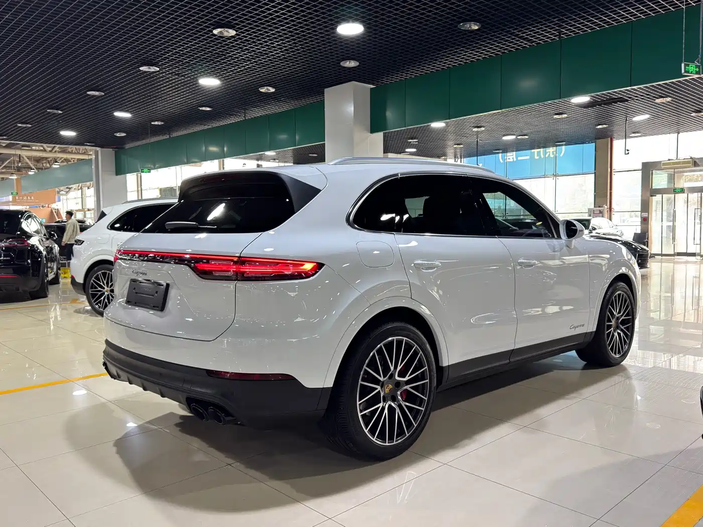 PORSCHE CAYENNE