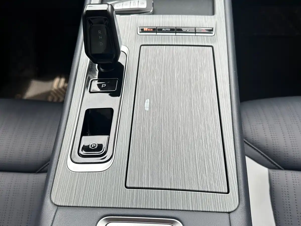 Geely Atlas L 2025 2024 1.5TD DCT Premium Edition