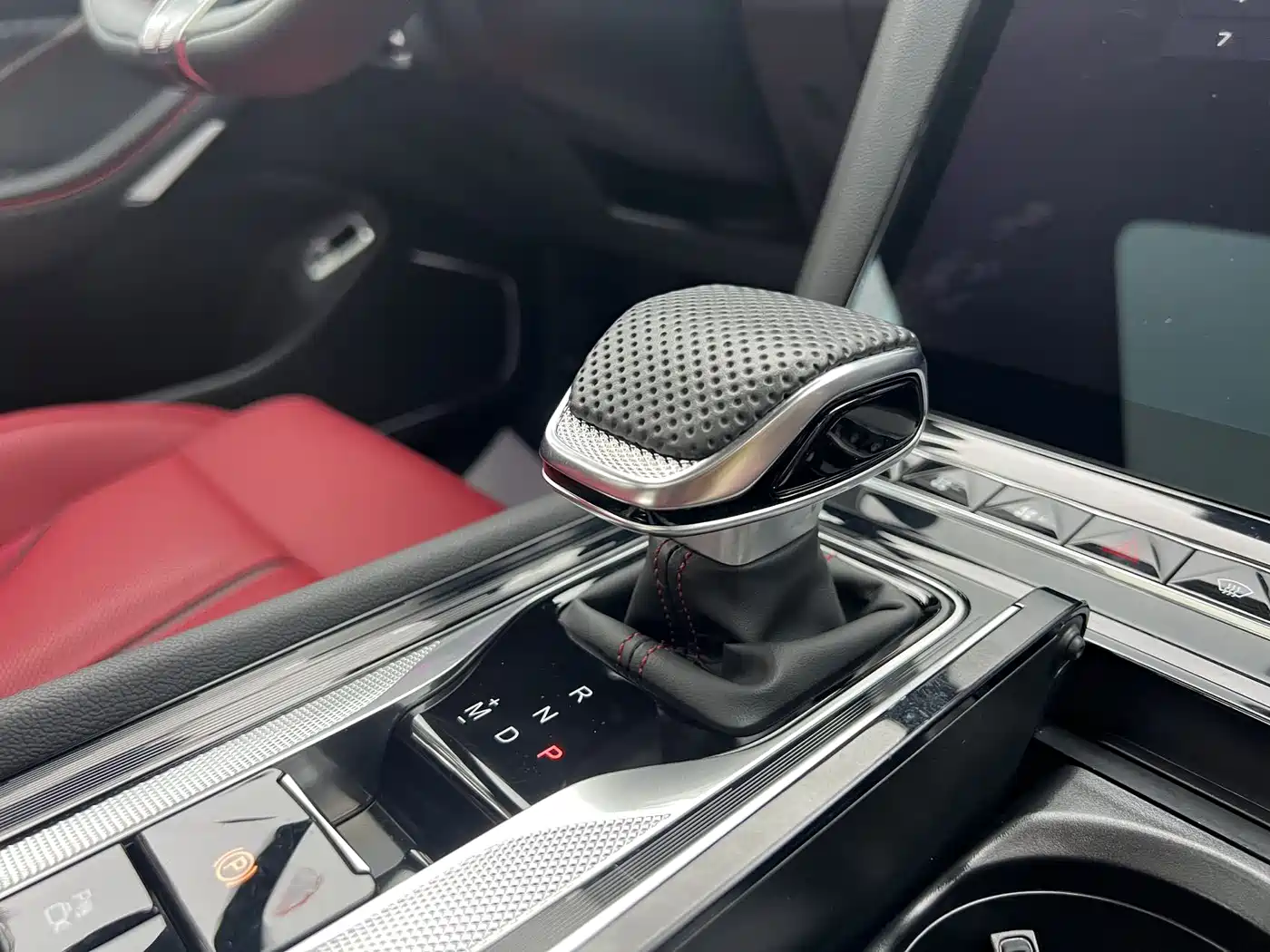 Hongqi H6 2025 Model 2.0T Fashion Edition фото 8