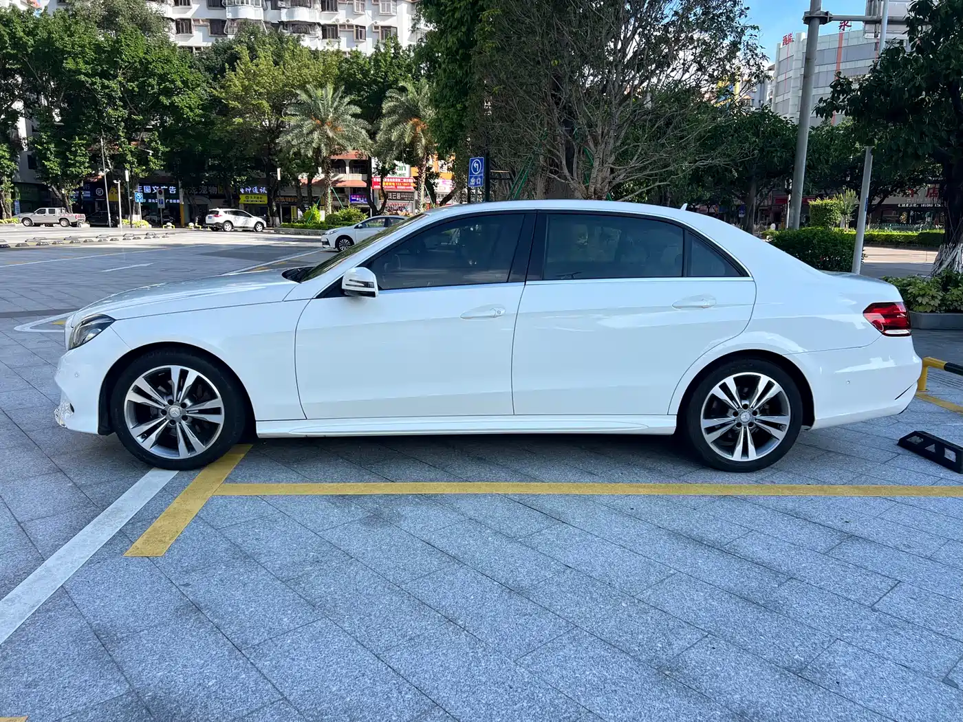 Mercedes-Benz E-Class 2015 Facelift E 200 L фото 4