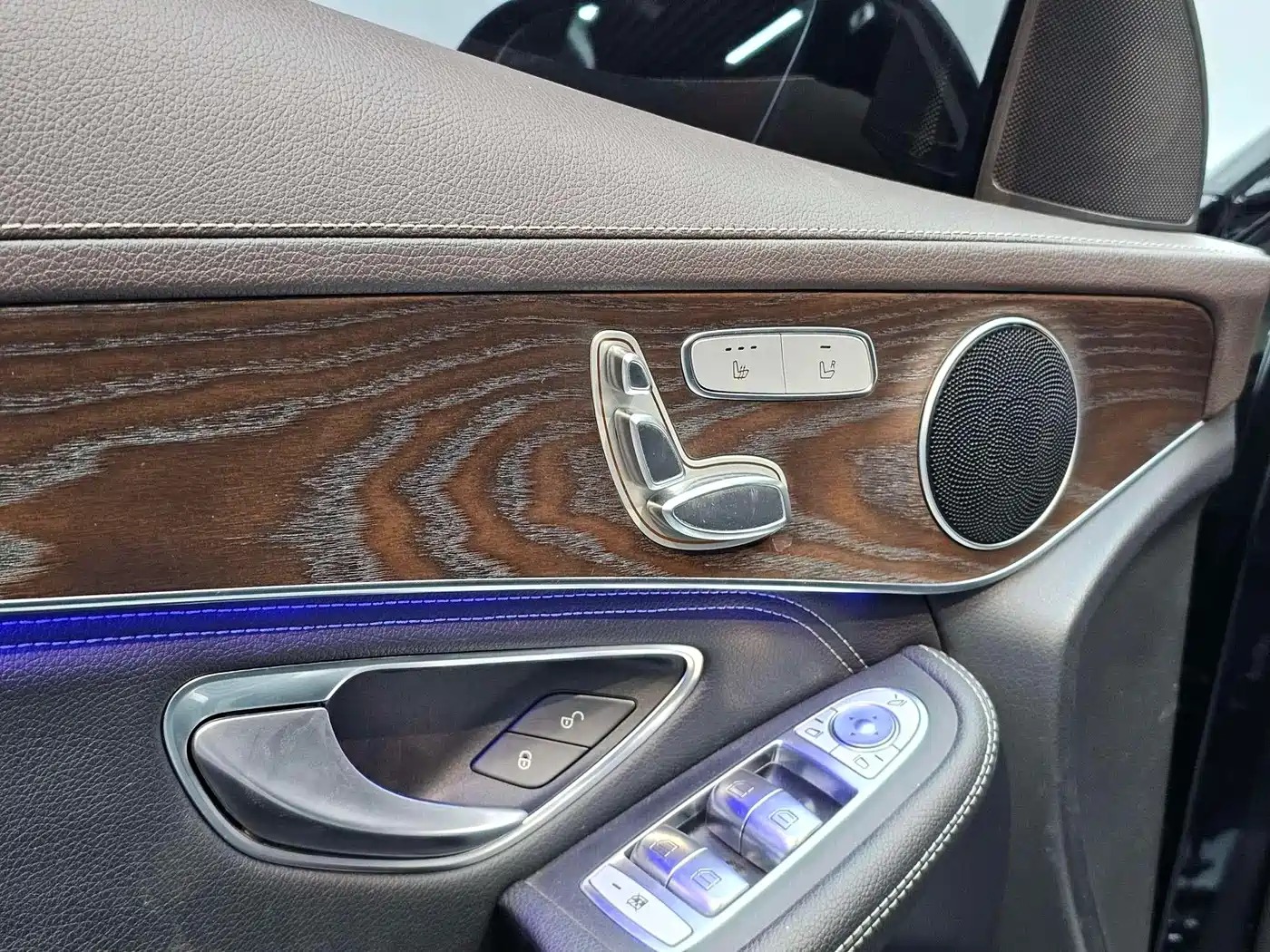 Mercedes-Benz GLC 2020 Facelift GLC 260 L 4MATIC Luxury фото 16