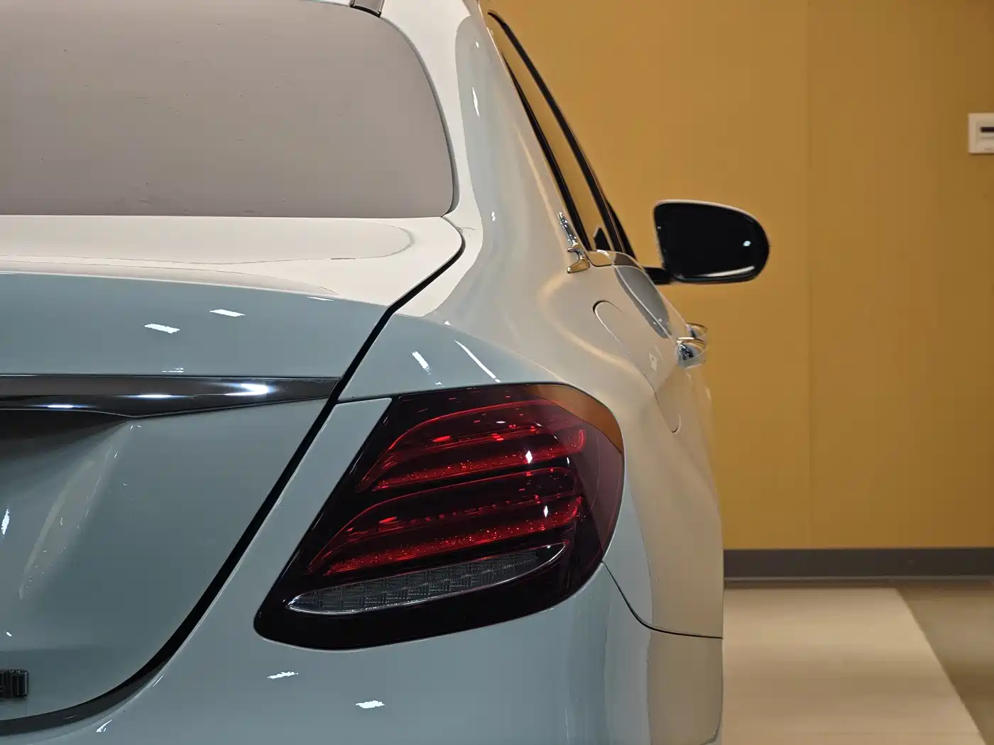 Mercedes-Benz E-Class 2016 E 300 L Fashion Type фото 28