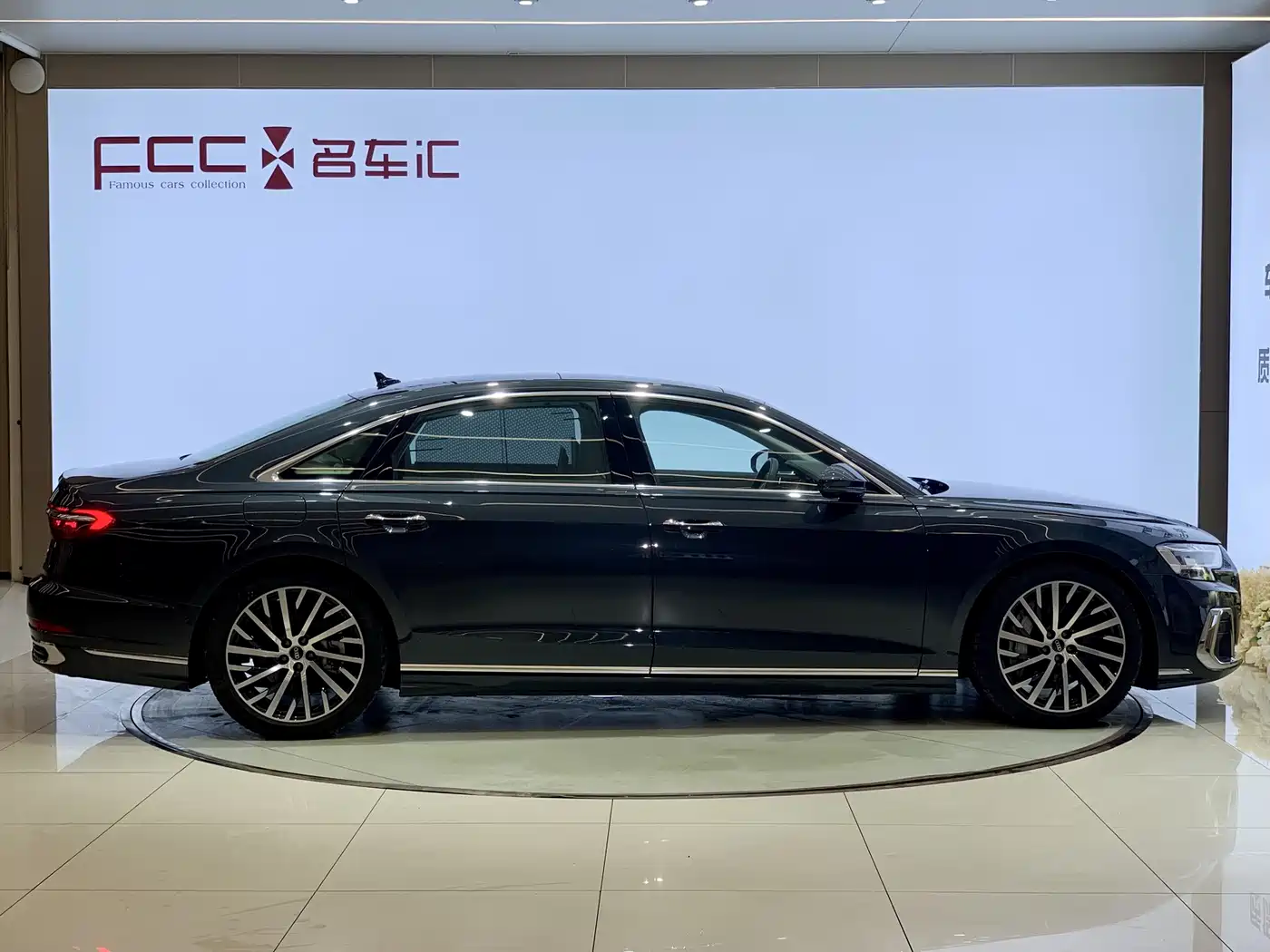 Audi A8 2023 A8L 55 TFSI quattro Flagship фото 4
