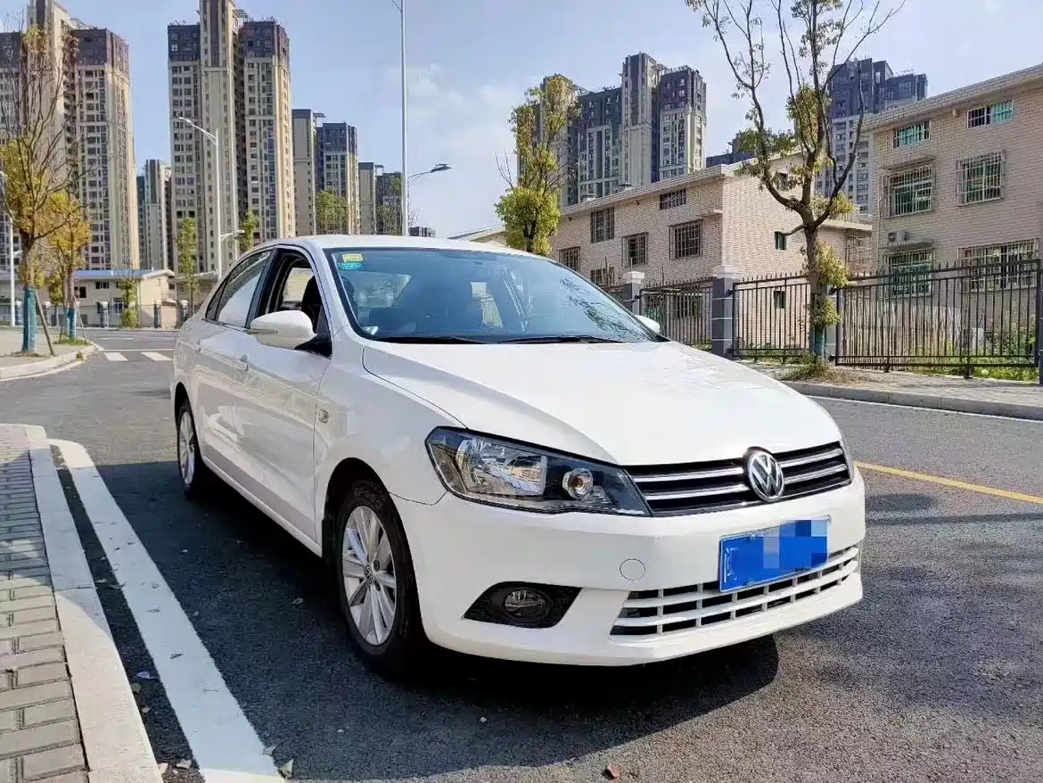 Volkswagen Jetta 2015 1.6L Auto Comfort фото 3