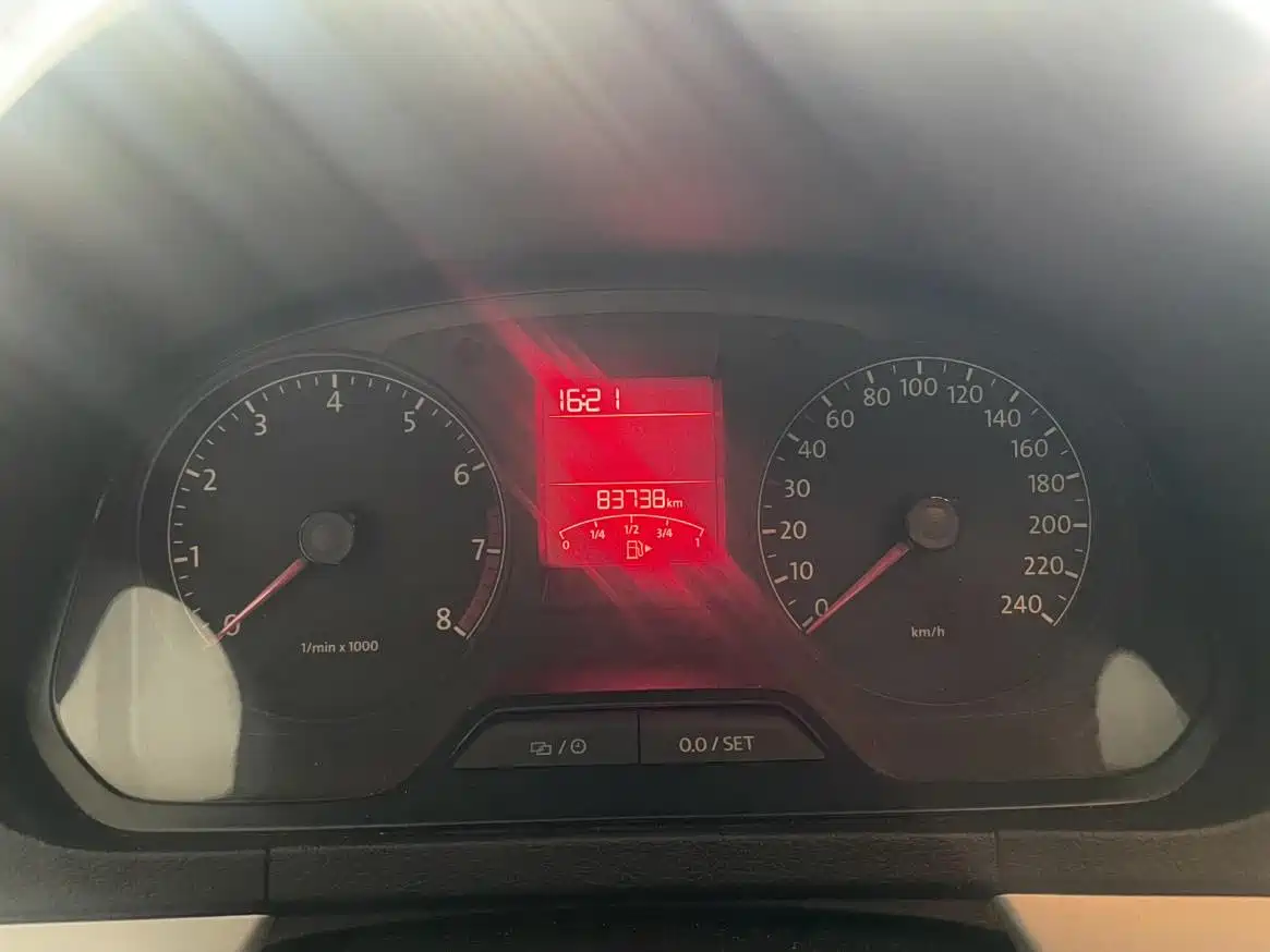Volkswagen Jetta 2015 1.6L Auto Comfort фото 9