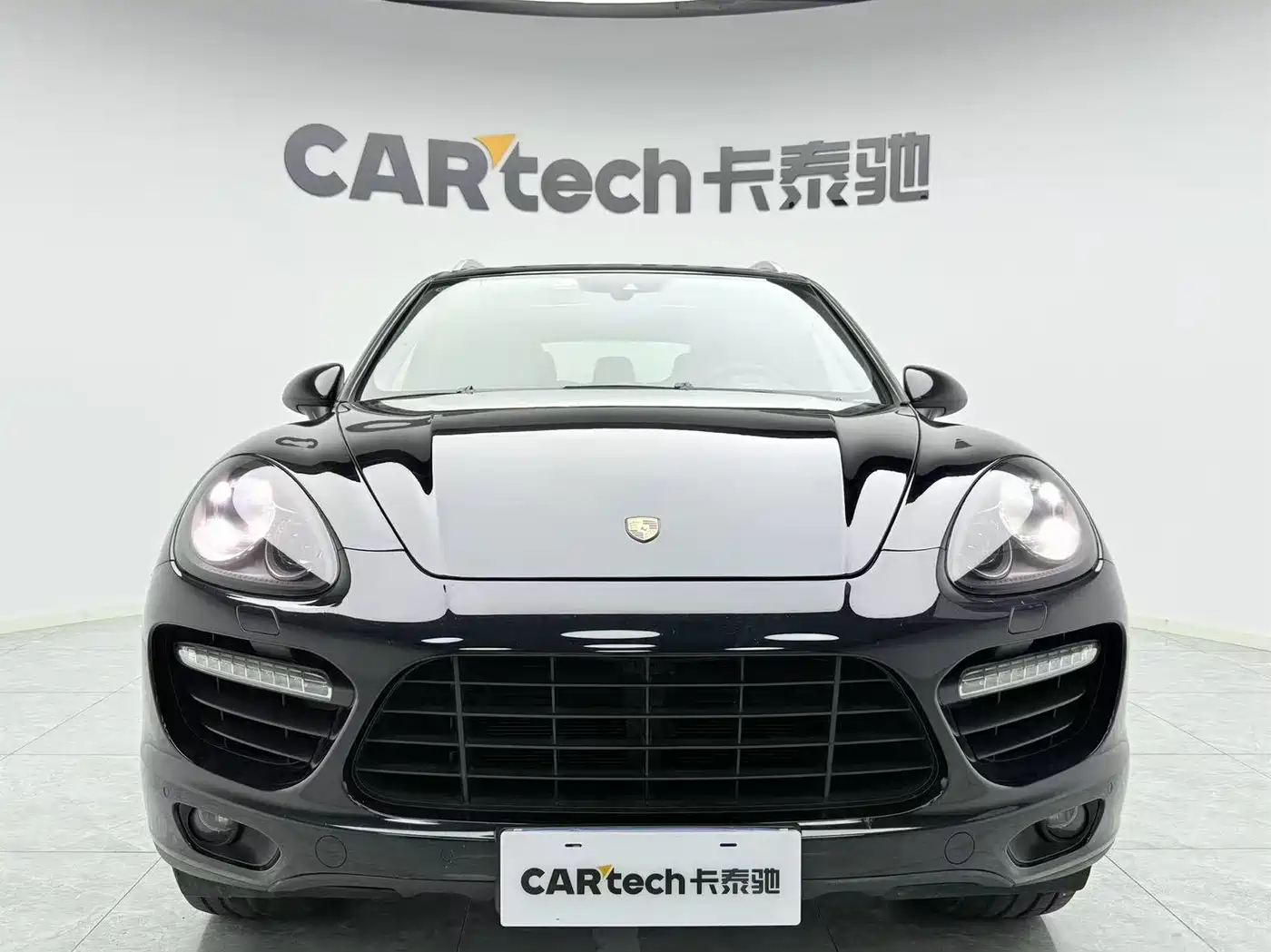 Porsche Cayenne 2011 Cayenne Turbo 4.8T фото 2