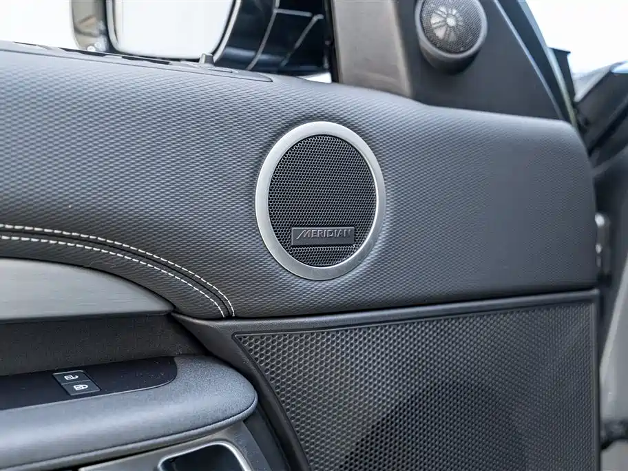 Land Rover Discovery 2023 Facelift 360PS R-Dynamic S фото 19