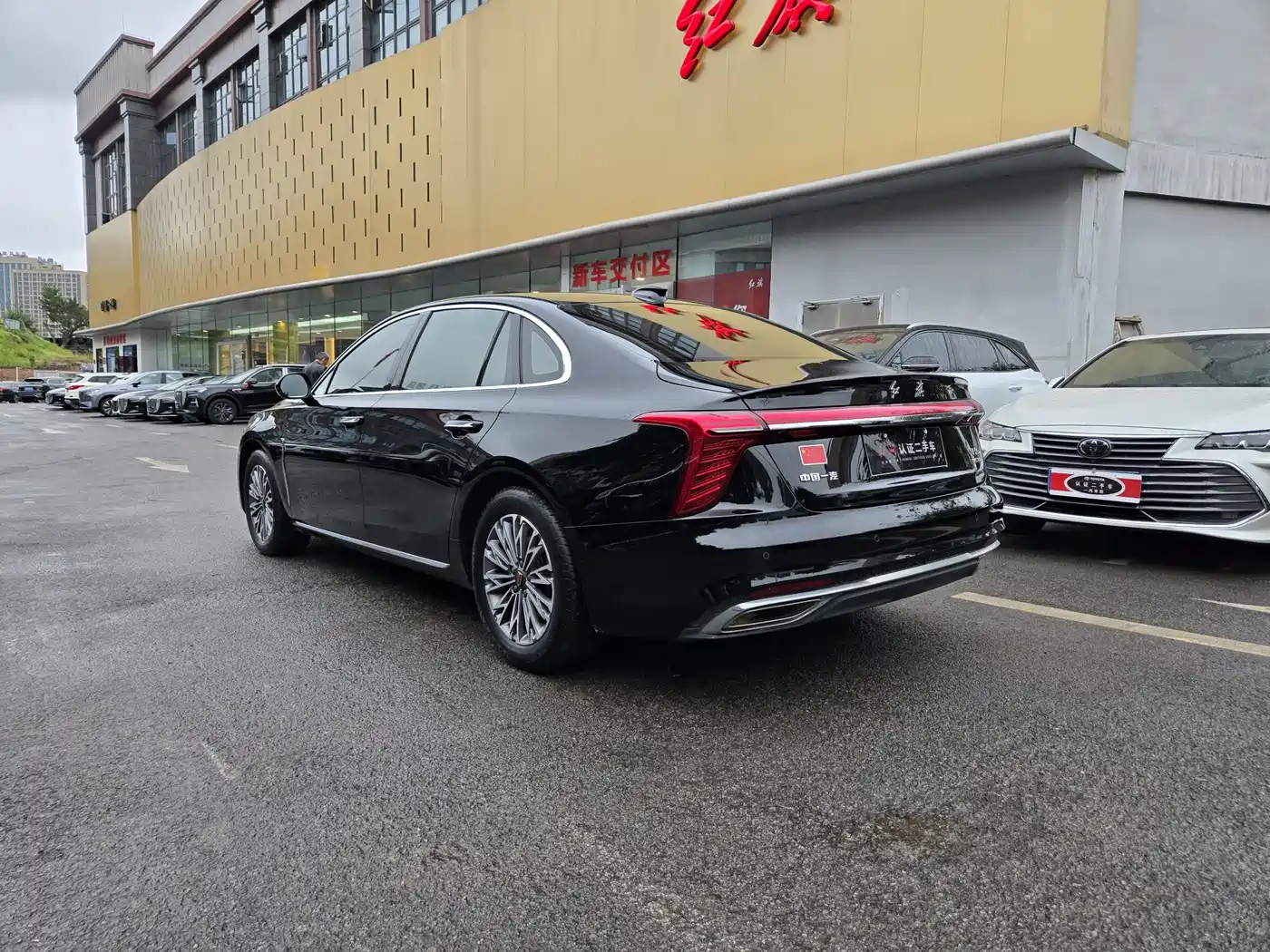 Hongqi H5 2023 1.5T DCT Smart Connect Flag Rhythm фото 6