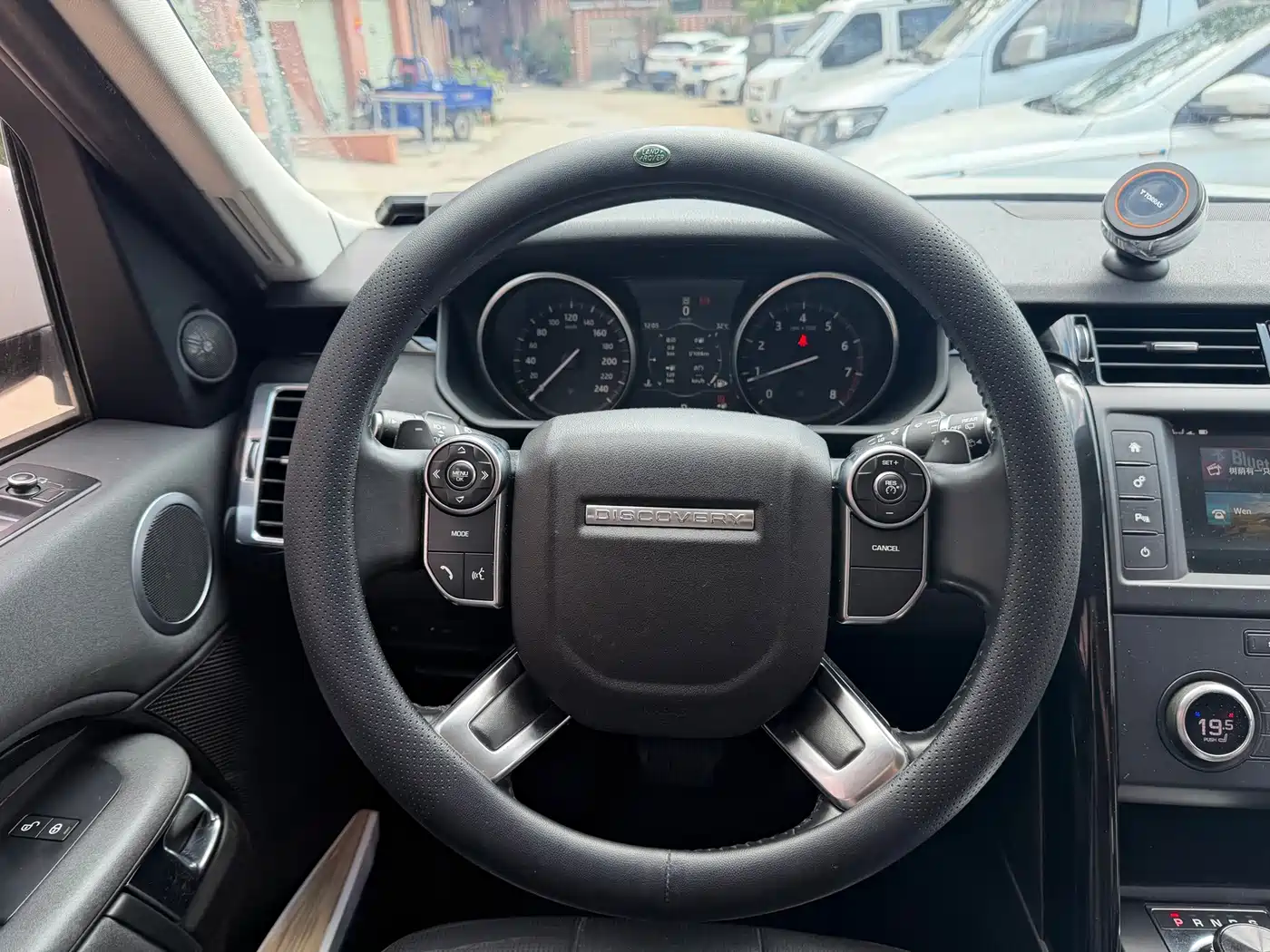 Фото 10 - Land Rover Discovery