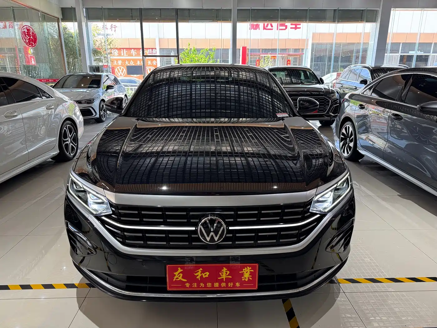 Volkswagen Passat 2022 330TSI Luxury Edition фото 2