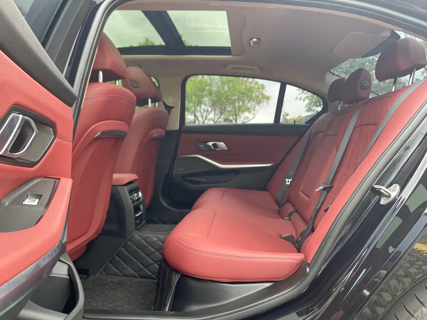BMW 3 Series 2024 325Li M Sport Shadowline Package фото 8