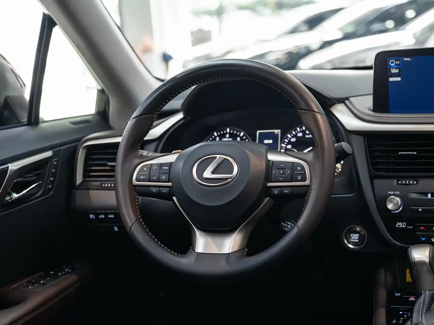 Photo 14 - Lexus RX
