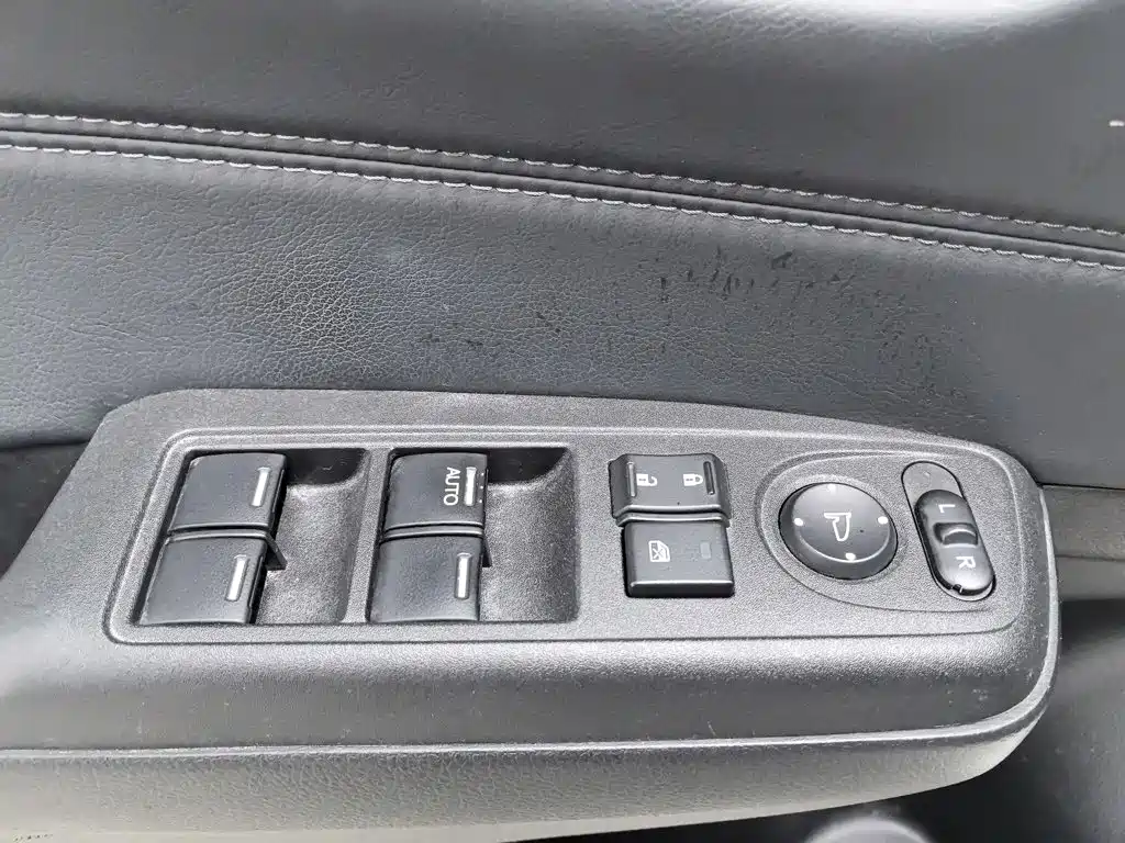 Honda Jade 2014 2013 1.8L Automatic Comfort Edition 5-seater