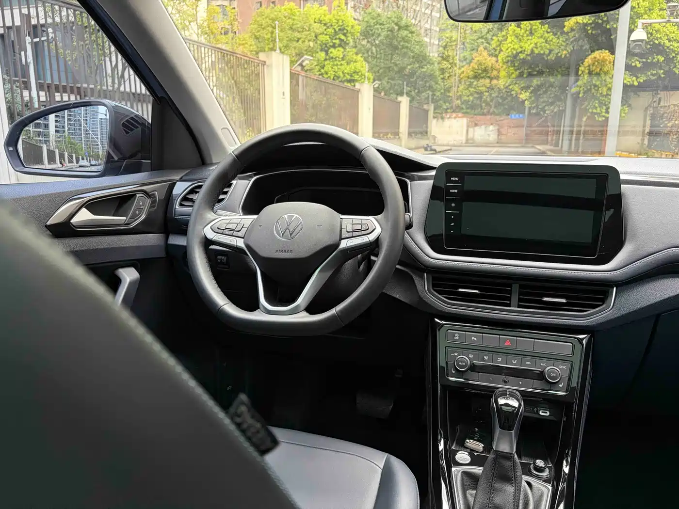 Volkswagen Tharu 2025 New Edge 300TSI Enjoyment Edition фото 16